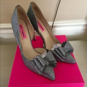 Betsey Johnson Silver Heels - Size 8